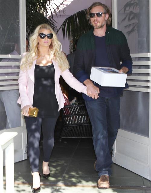 Jessica Simpson Pictures Jessica Simpson at The Ivy in Beverly Hills 2/14/13