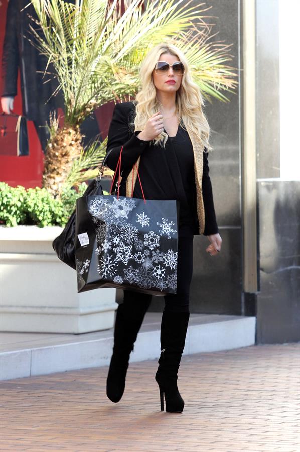 Jessica Simpson shopping at Saks Fifth Avenue in Beverly Hills, California - December 10, 2012 