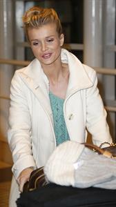 Joanna Krupa arriving at Chicago Airport on December 24, 2012