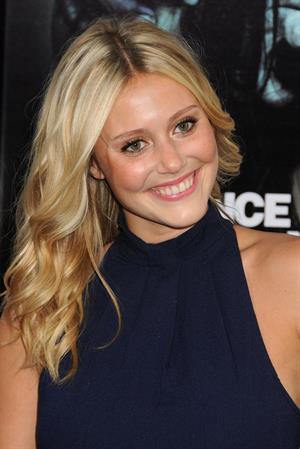 Julianna Guill - The Apparition Premiere at Grauman's Chinese Theatre in Los Angeles - August 23, 2012