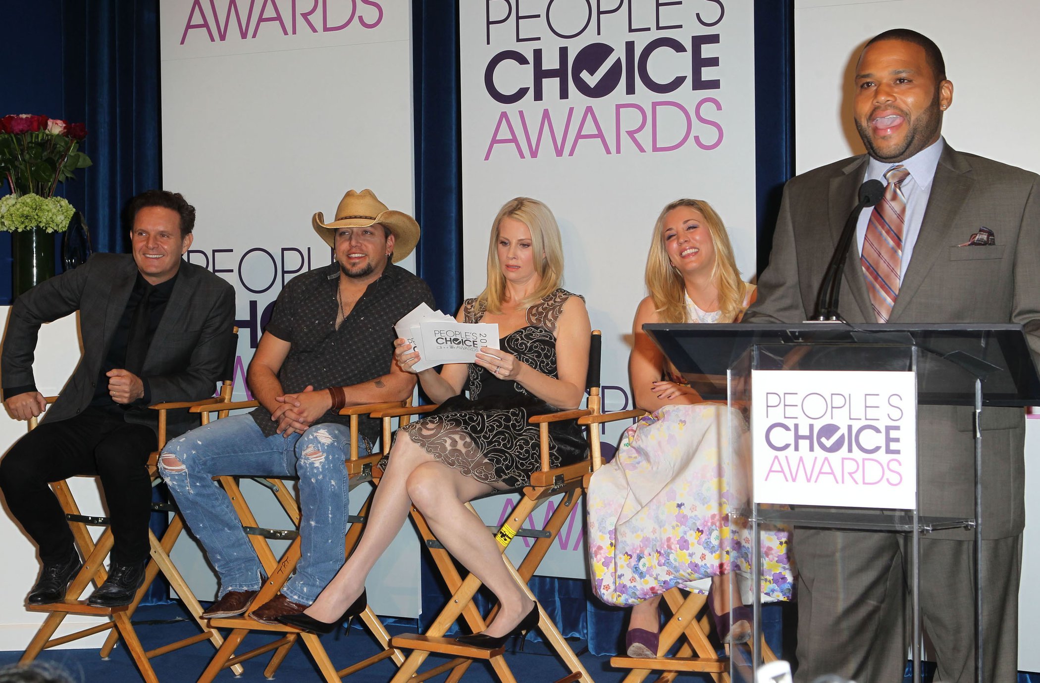 Kaley Cuoco People's Choice Awards 2013 Nomination Announcements (November 15, 2012) 