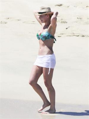 Katherine Heigl Bikini Pictures Katherine Heigl On vacation in Los Cabos, Mexico - April 7, 2013