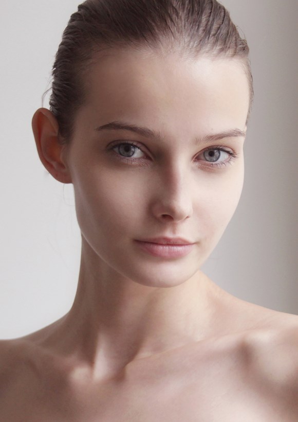 Petra model facial