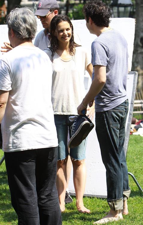 Katie Holmes Pictures Katie Holmes Films Mania Days in Washington Square Park (May 21, 2013)