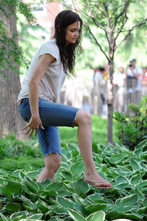 Katie Holmes Films  Mania Days  in Washington Square Park (May 21, 2013) 
