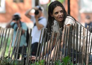 Katie Holmes Pictures Katie Holmes Films  Mania Days  in Washington Square Park (May 21, 2013)