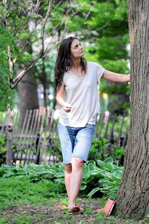 Katie Holmes Films  Mania Days  in Washington Square Park (May 21, 2013) 