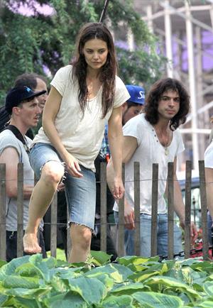 Katie Holmes Pictures Katie Holmes Films  Mania Days  in Washington Square Park (May 21, 2013)
