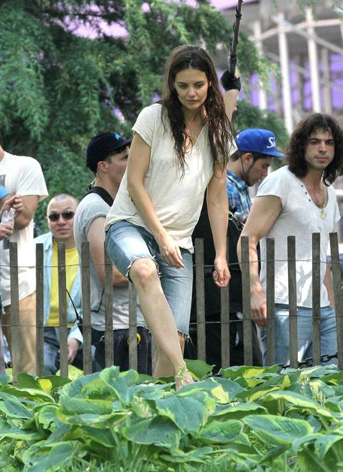Katie Holmes Films  Mania Days  in Washington Square Park (May 21, 2013) 