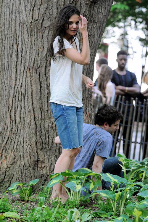 Katie Holmes Films  Mania Days  in Washington Square Park (May 21, 2013) 
