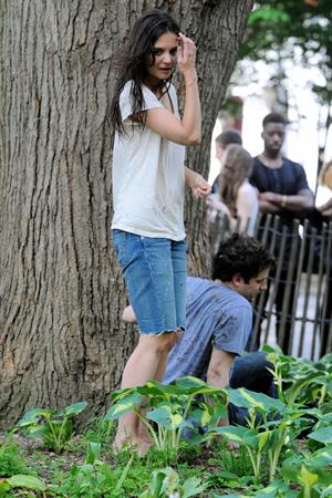Katie Holmes Pictures Katie Holmes Films  Mania Days  in Washington Square Park (May 21, 2013)