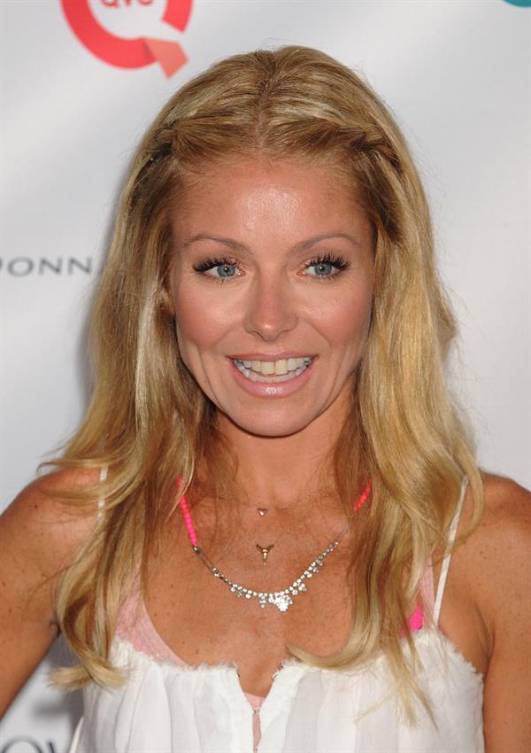 Kelly Ripa - OCRF's 15th annual Super Saturday -- Water Mill, Jul. 28, 2012