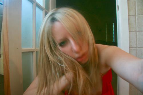 I love to takes photos of my naked body. I want your cock. I'm always so wet