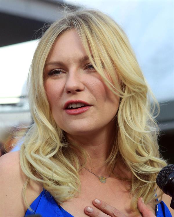 Kirsten Dunst - Los Angeles Premiere of Bachelorette Aug 23, 2012