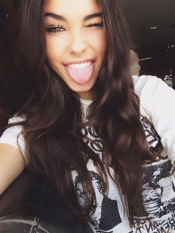 Madison Beer taking a selfie