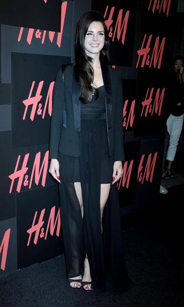 Lana Del Rey H&M concert NYC 9/19/12 