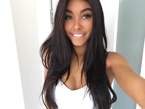 Madison Beer taking a selfie