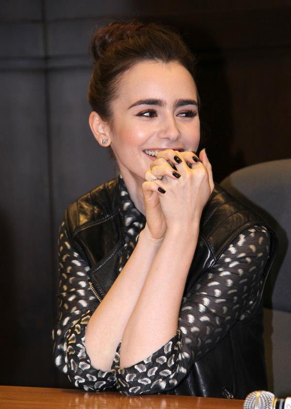 Lily Collins  Clockwork Princess  book release event in Los Angeles - March 21, 2013 