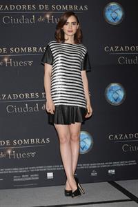 Lily Collins  City of Bones  Mexico Photcall 8/26/13  