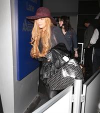 Lindsay Lohan - Los Angeles International Airport (10.04.2013) 