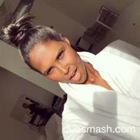 Ubah Hassan taking a selfie