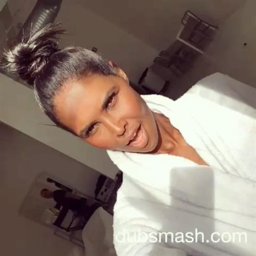 Ubah Hassan taking a selfie