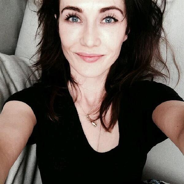 Carice van Houten taking a selfie