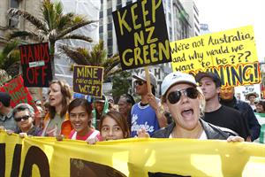 Lucy Lawless - March against mining, Auckland NZ 5/1/10  