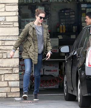 Mandy Moore - Stops at a star certified smog check station to pump up her tires in Los Feliz (02.02.2013) 