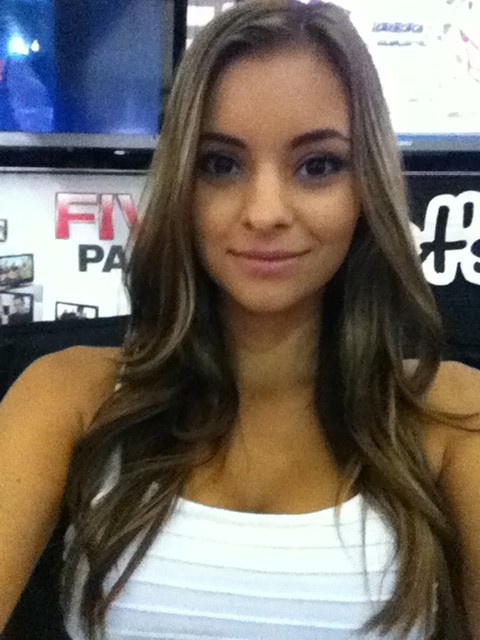 Paris Nichole taking a selfie