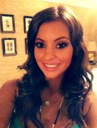 Paris Nichole taking a selfie