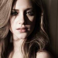 Lili Reinhart taking a selfie