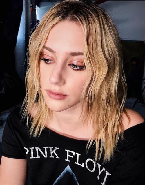 Lili Reinhart