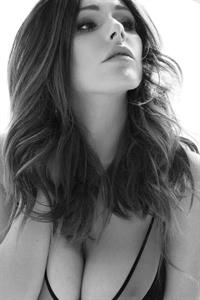 Lucy Pinder in lingerie