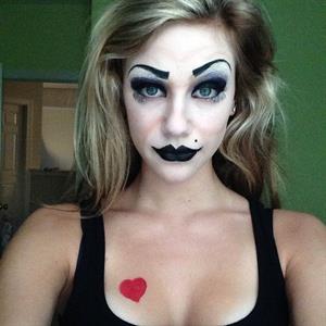 Lili Reinhart taking a selfie