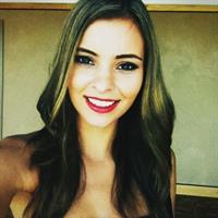 Paris Nichole taking a selfie