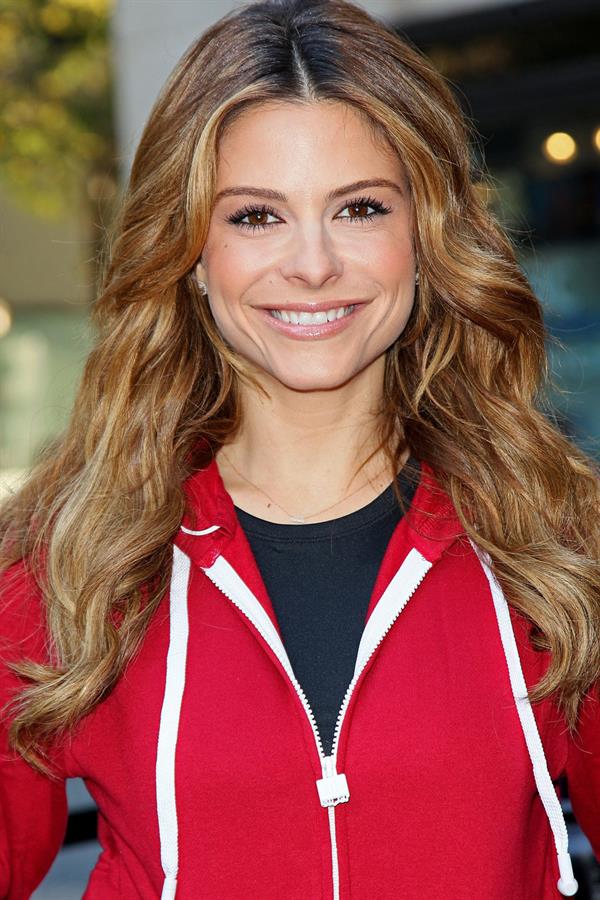 Maria Menounos Red Hot Secrets For Staying Healthy During The Holiday Season Event in NYC 15.11.13 