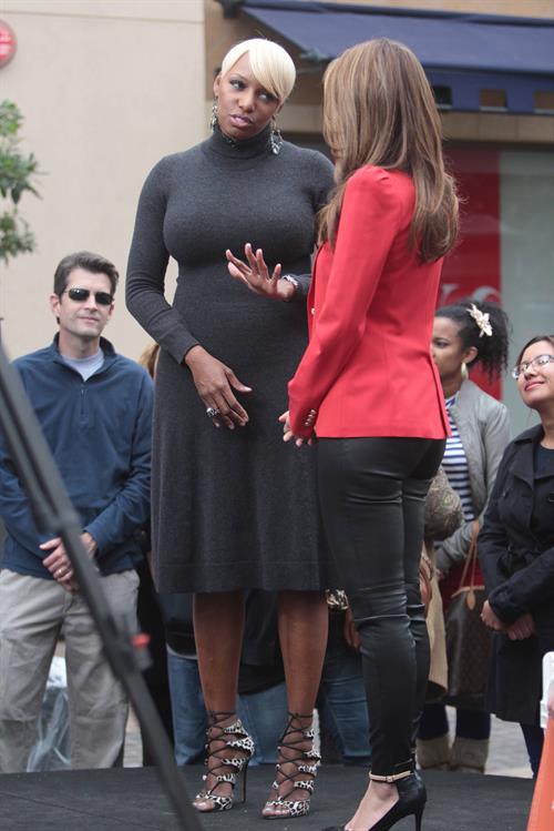 Maria Menounos Pictures Maria Menounos Set of Extra at The Grove in LA - November 8, 2012