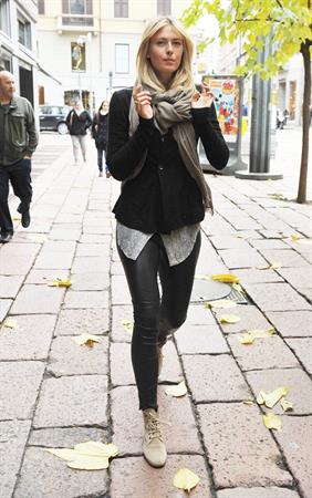 Maria Sharapova Giorgio and Roberta Armani meet tennis star Maria Sharapova at Armani's palace. November 30, 2012 