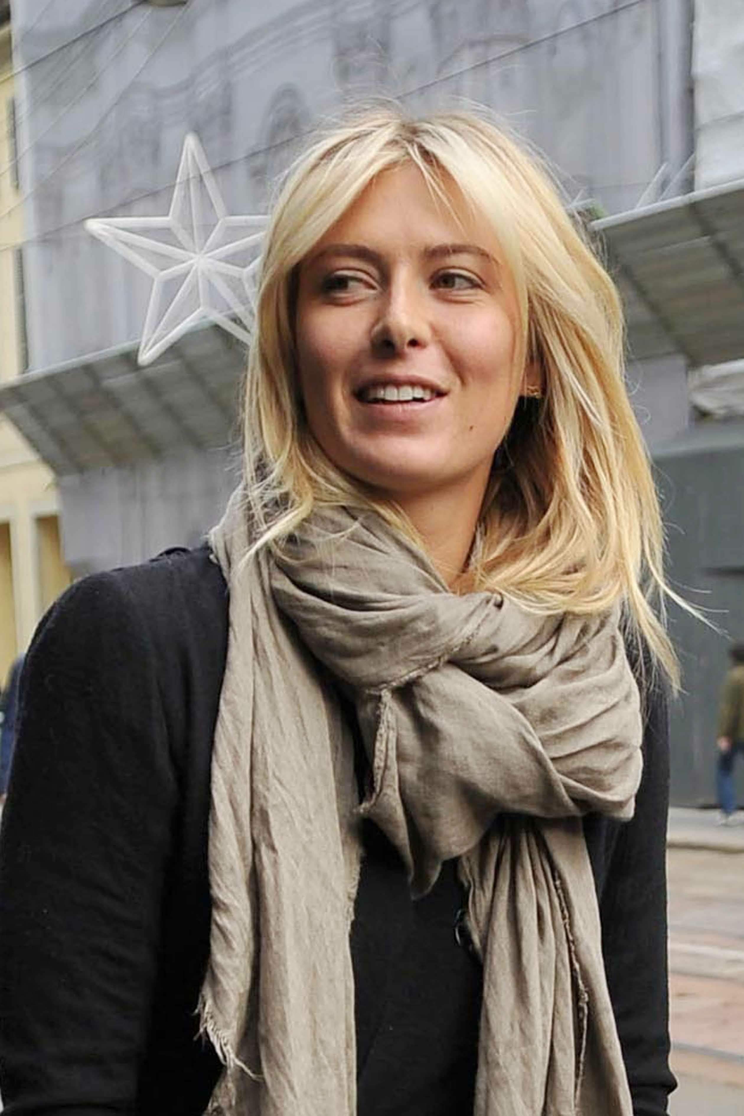 Maria Sharapova Pictures Maria Sharapova Giorgio and Roberta Armani meet tennis star Maria Sharapova at Armani's palace. November 30, 2012