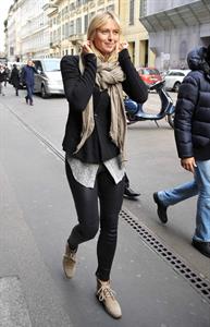 Maria Sharapova Giorgio and Roberta Armani meet tennis star Maria Sharapova at Armani's palace. November 30, 2012 