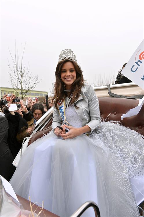 Marine Lorphelin Returns to her Hometown (Dec 19, 2012) 