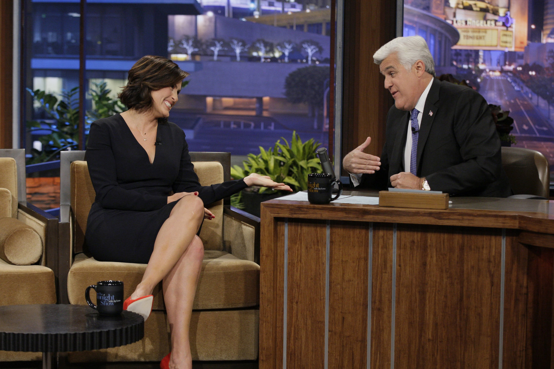 Mariska Hargitay Pictures Mariska Hargitay  The Tonight Show With Jay Leno  - Season 22 - Nov. 8, 2013