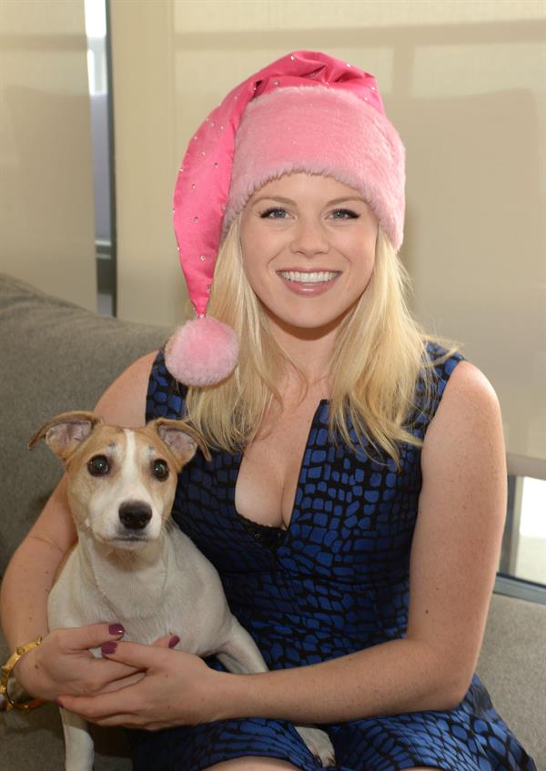 Megan Hilty Ready For Christmas Photoshoot in New York December 21, 2012