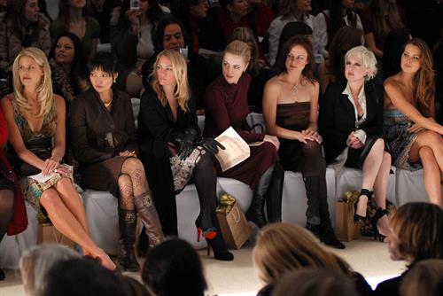 Melissa George 'Nicole Miller' Fashion Show - Mercedes Benz Fashion Week (February 2, 2007) 