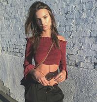 Emily Ratajkowski