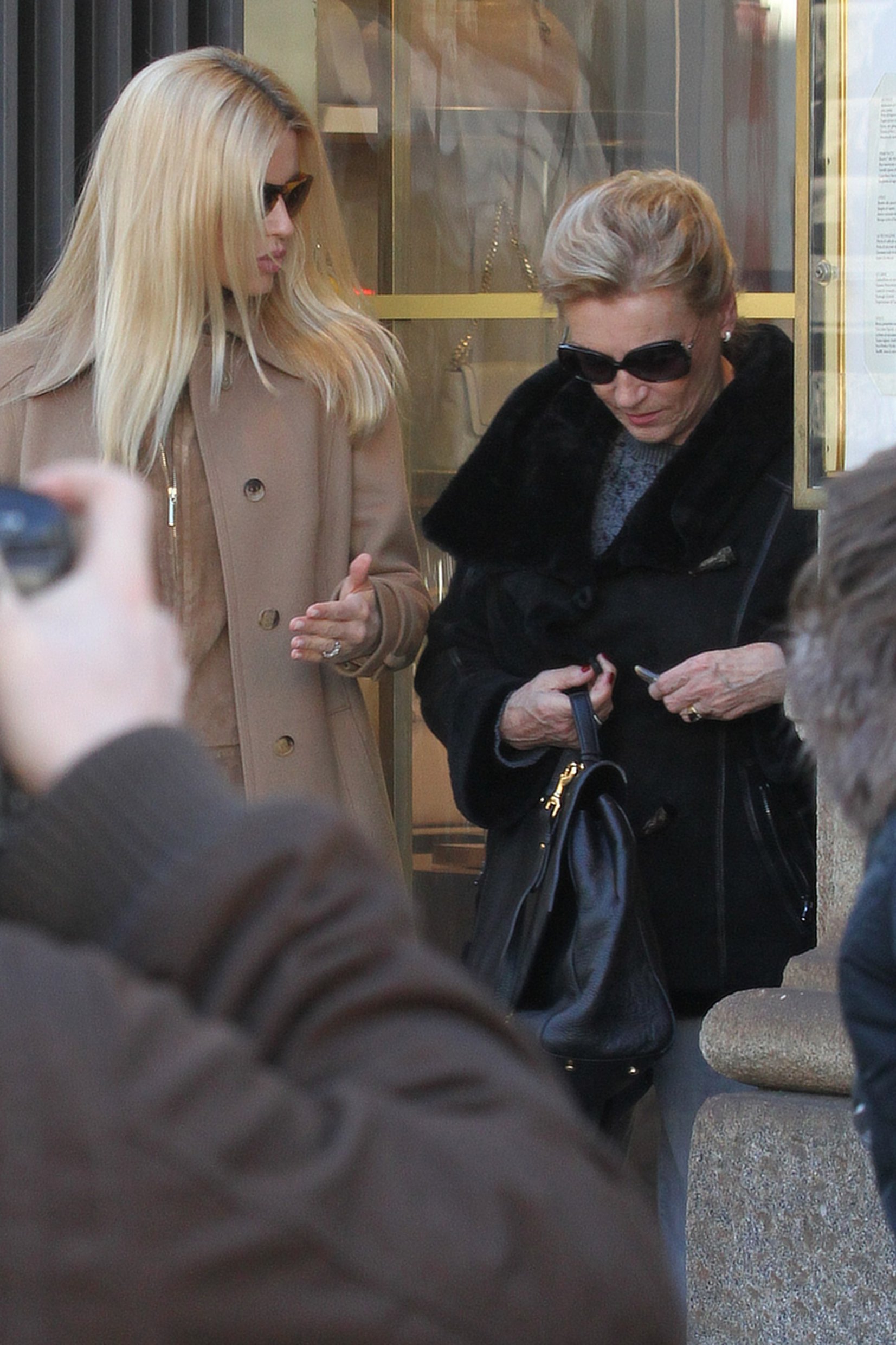 Michelle Hunziker Pictures Michelle Hunziker Spotted at the Trussardi Cafe in Mailand on March 19, 2013