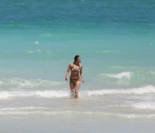 Michelle Rodriguez enjoying the sun at Miami Beach April 26-2013 