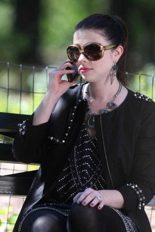 Michelle Trachtenberg on the Set of Gossip Girl in Central Park - September 24, 2012 