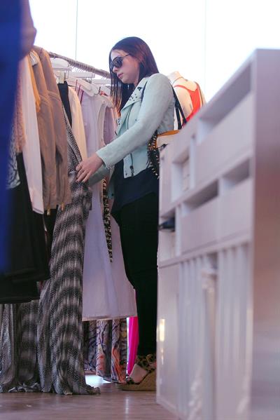 Michelle Trachtenberg - Shopping at intermix in Malibu - July 29, 2012